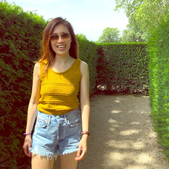 Meet your Posher, Shirley - Picture 1 of 1